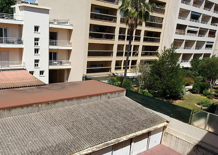 T3/t4 Spacieux Avec Terrasse Juan-les-Pins